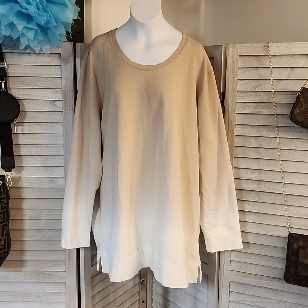 d & Co. Brand womans sweatshirt - Picture 1 of 7